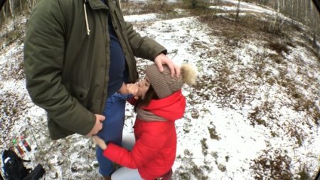 Накормил спермой в заснеженном лесу