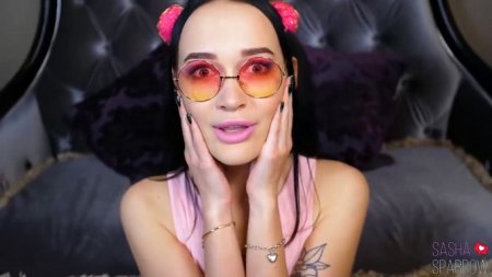 Игривая телка пошалила с небритым фотографом