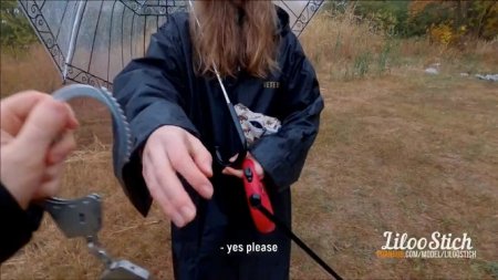 Полицейский задержал девушку с собакой и выебал