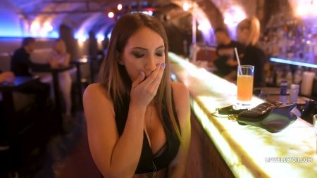 Снял в баре подвыпившую милфу